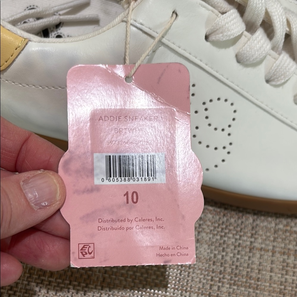 NWT Sam & Libby White and Yellow Casual Sneakers with Gum Sole. Very stylish! - Picture 3 of 10